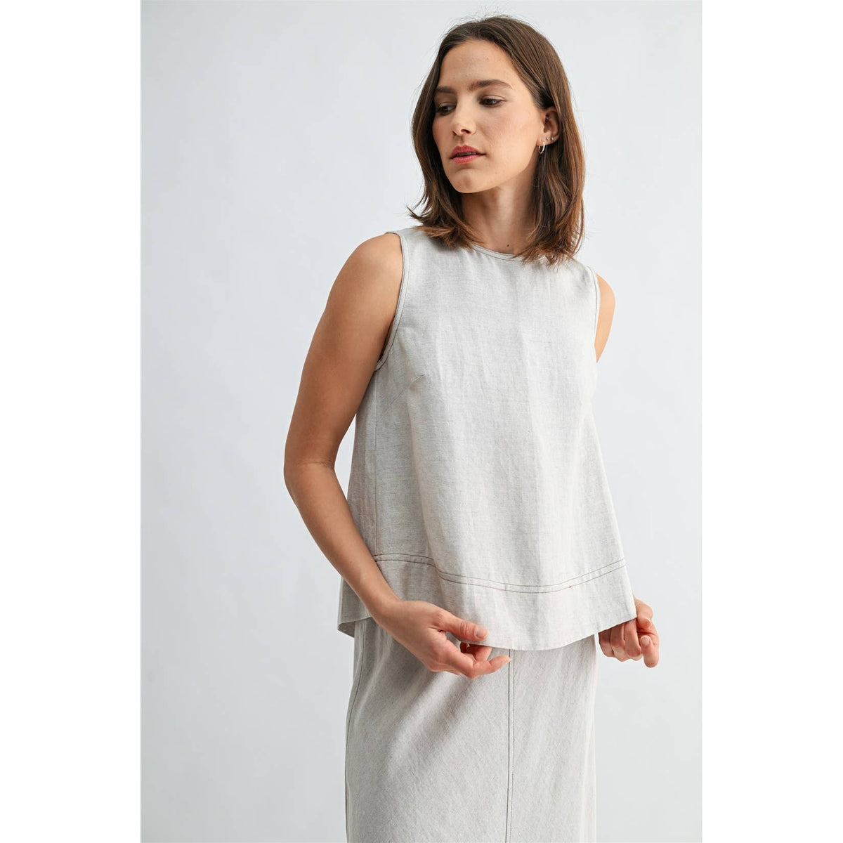 FUN2FUN - LINEN PLEATED BACK SLEEVELESS TOP