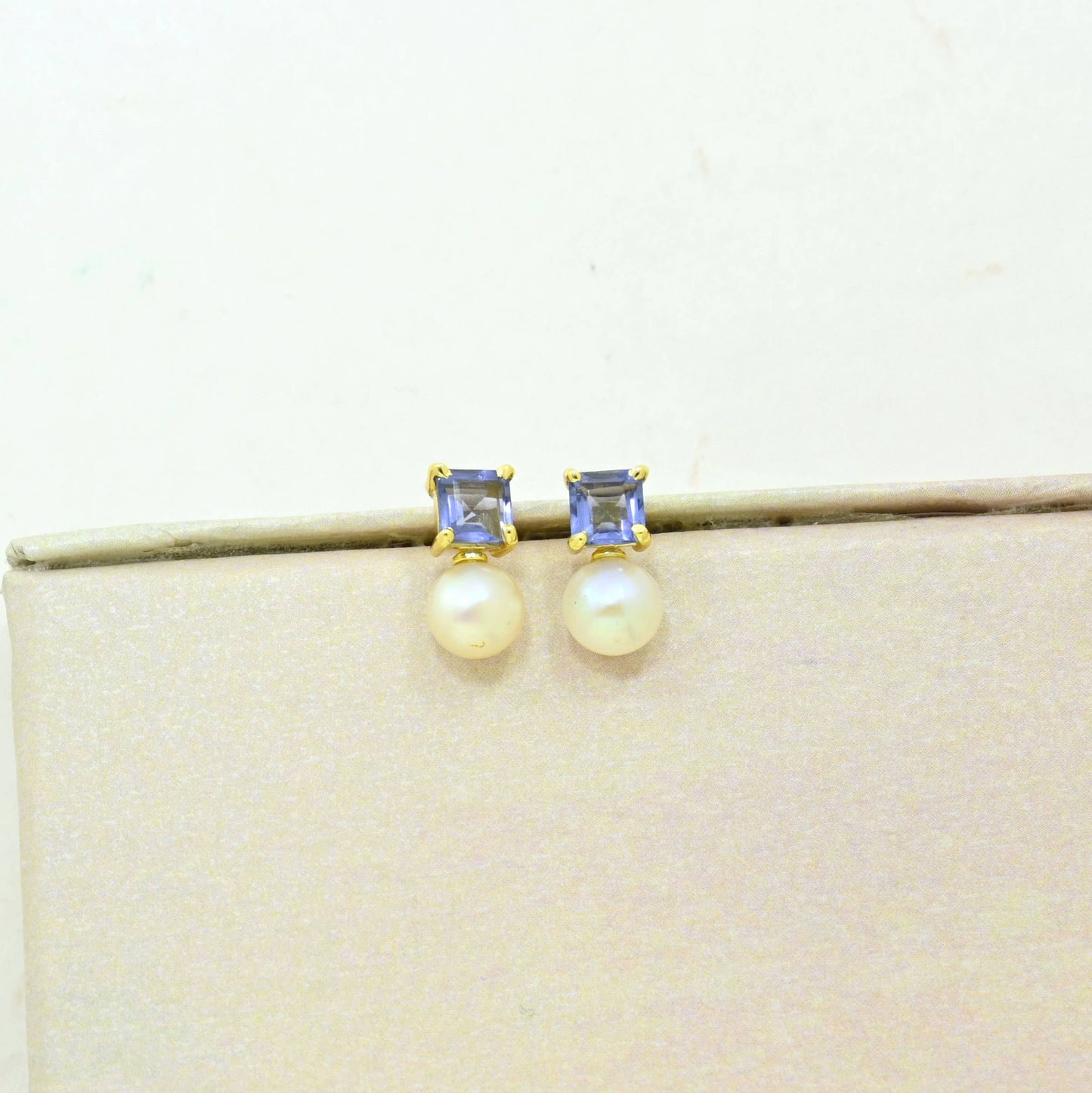 Schmuckoo x Noyre Berlin - Aaliyah Earring Gold Plated - Pearl & Tanzanite