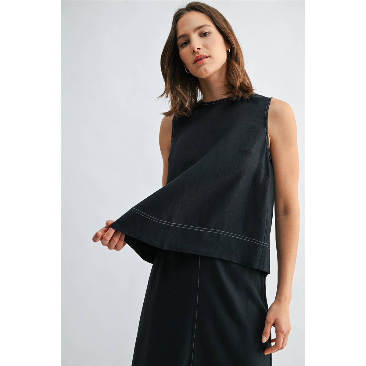 FUN2FUN - LINEN PLEATED BACK SLEEVELESS TOP
