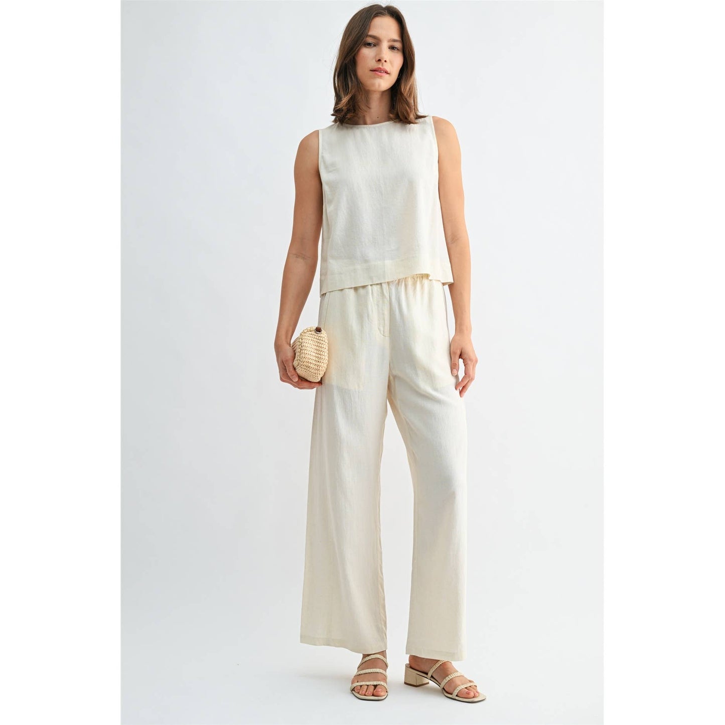 FUN2FUN - LINEN BLEND SLEEVELESS BUTTON BACK TOP
