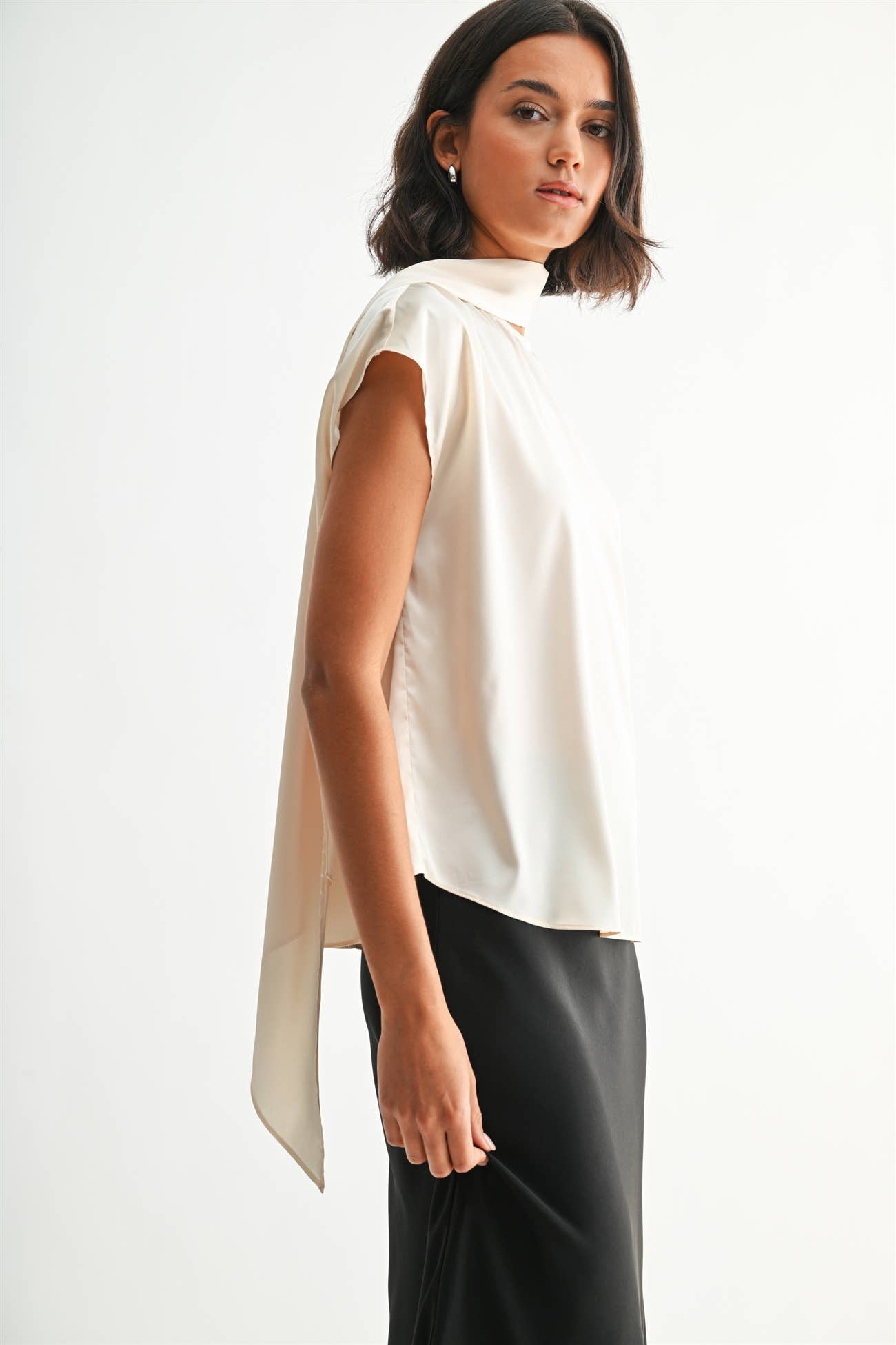 SATIN SCARF COLLAR BLOUSE - Fun2Fun