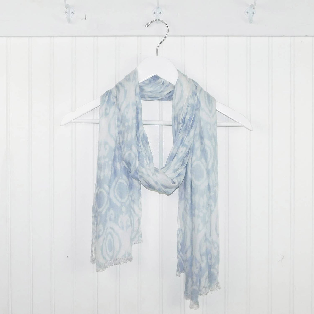 Chloe & Lex - Pure Viscose Makahla Spring Feathered Edge Scarf for Women