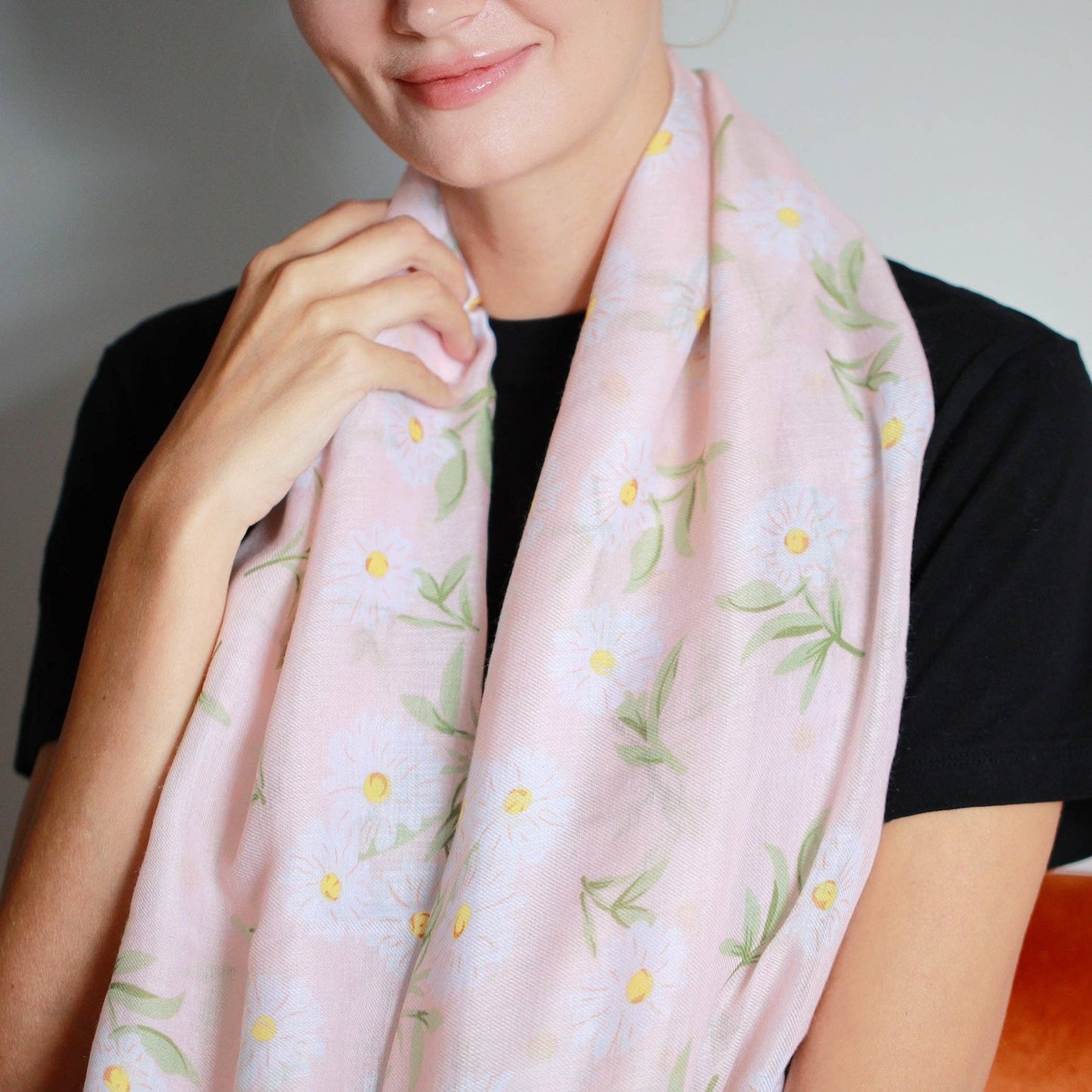 Studio Hop - White Daisy Blossom Soft Pink Scarf