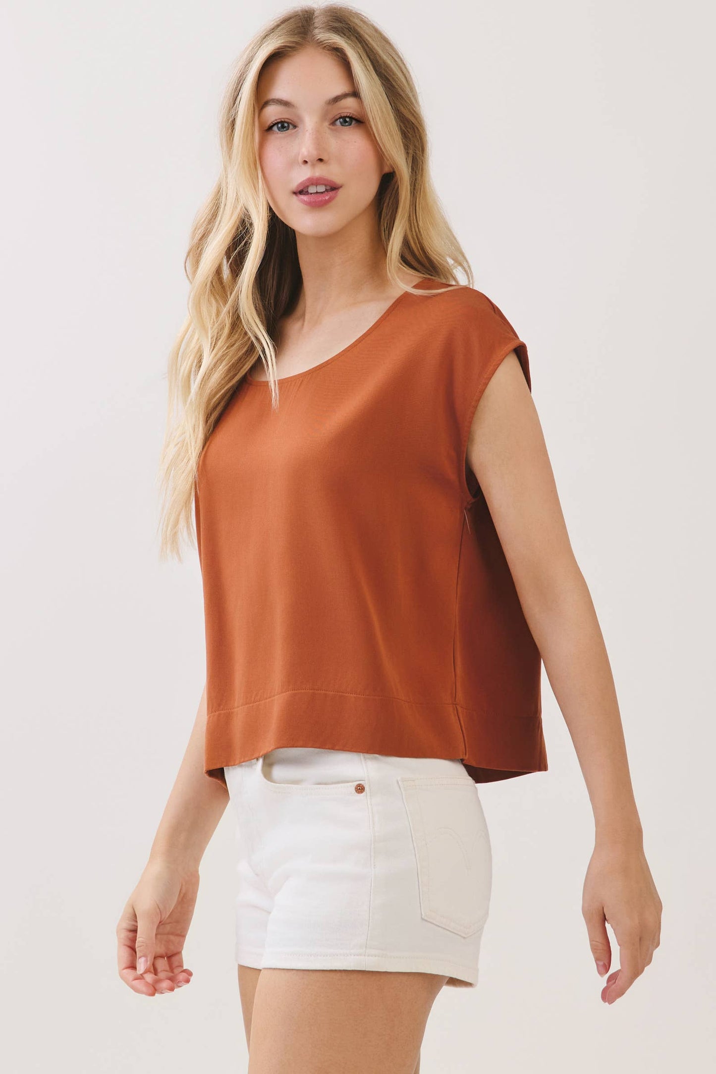 WOVEN BOXY TOP WITH EXTENDED SLEEVE - Final Touch