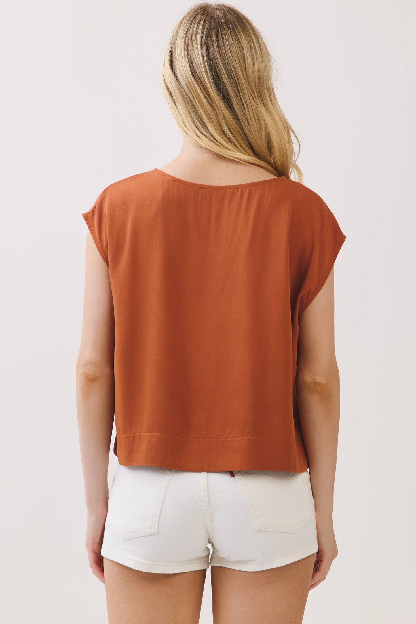 WOVEN BOXY TOP WITH EXTENDED SLEEVE - Final Touch