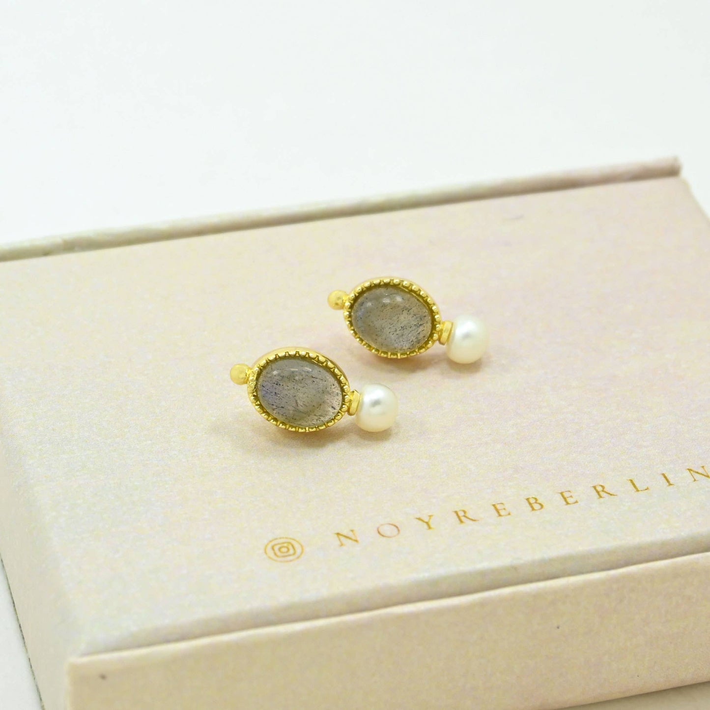Schmuckoo x Noyre Berlin - Eden Earring Gold Plated - Pearl & Labradorite