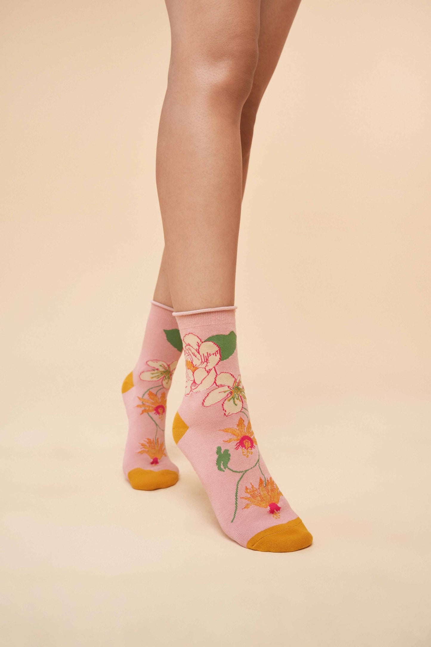 Powder Design inc - Tropical Flora Ankle Socks - Petal