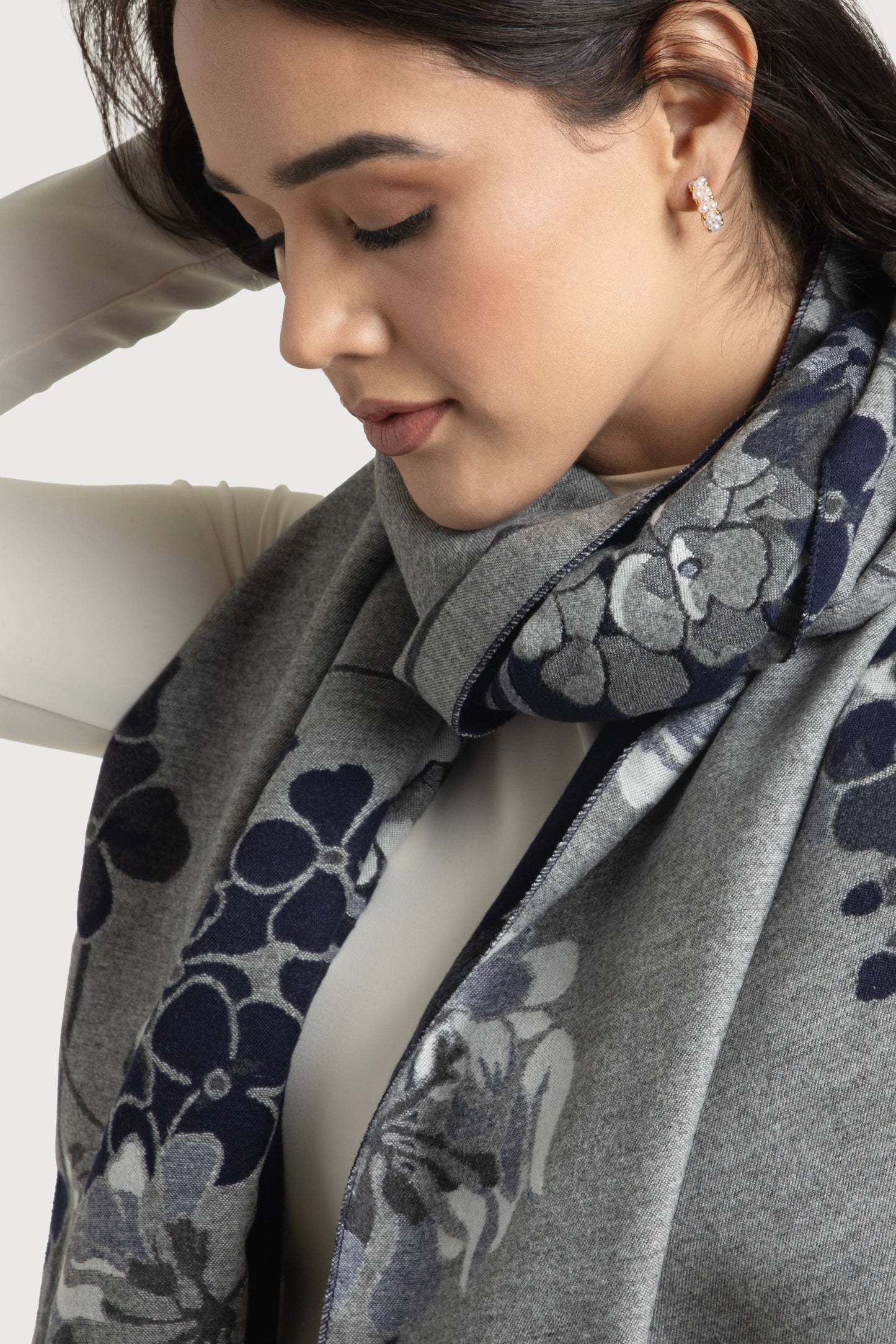 SAACHI - Two Color Floral Reversible Scarf
