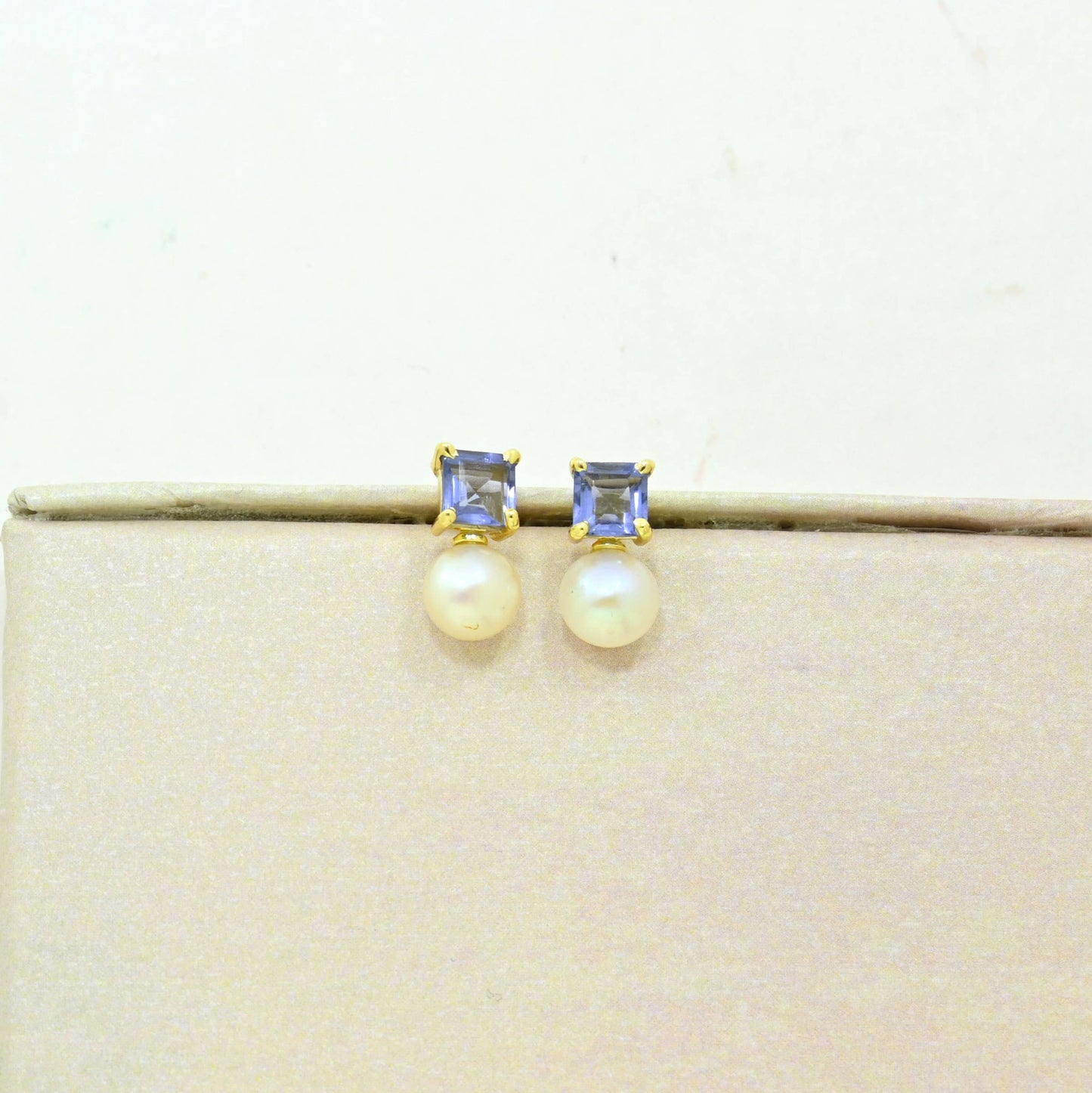 Schmuckoo x Noyre Berlin - Aaliyah Earring Gold Plated - Pearl & Tanzanite