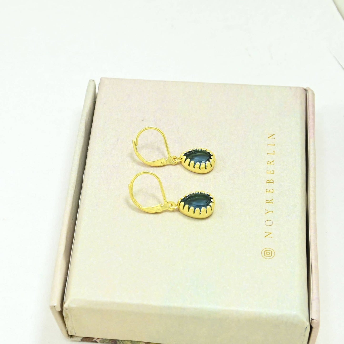 Schmuckoo x Noyre Berlin - Jaydie Earring Gold Plated -  Blue Iolite