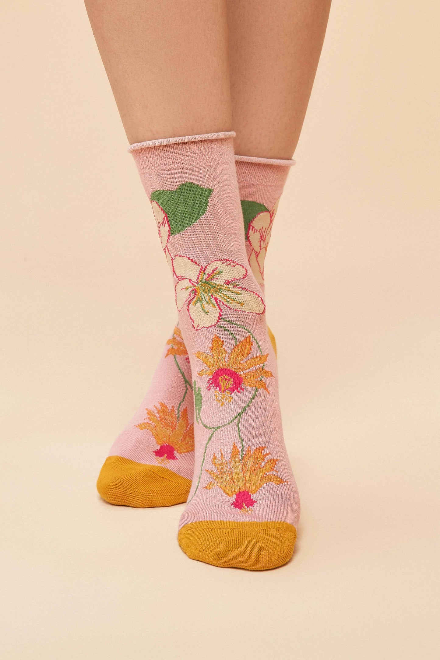 Powder Design inc - Tropical Flora Ankle Socks - Petal