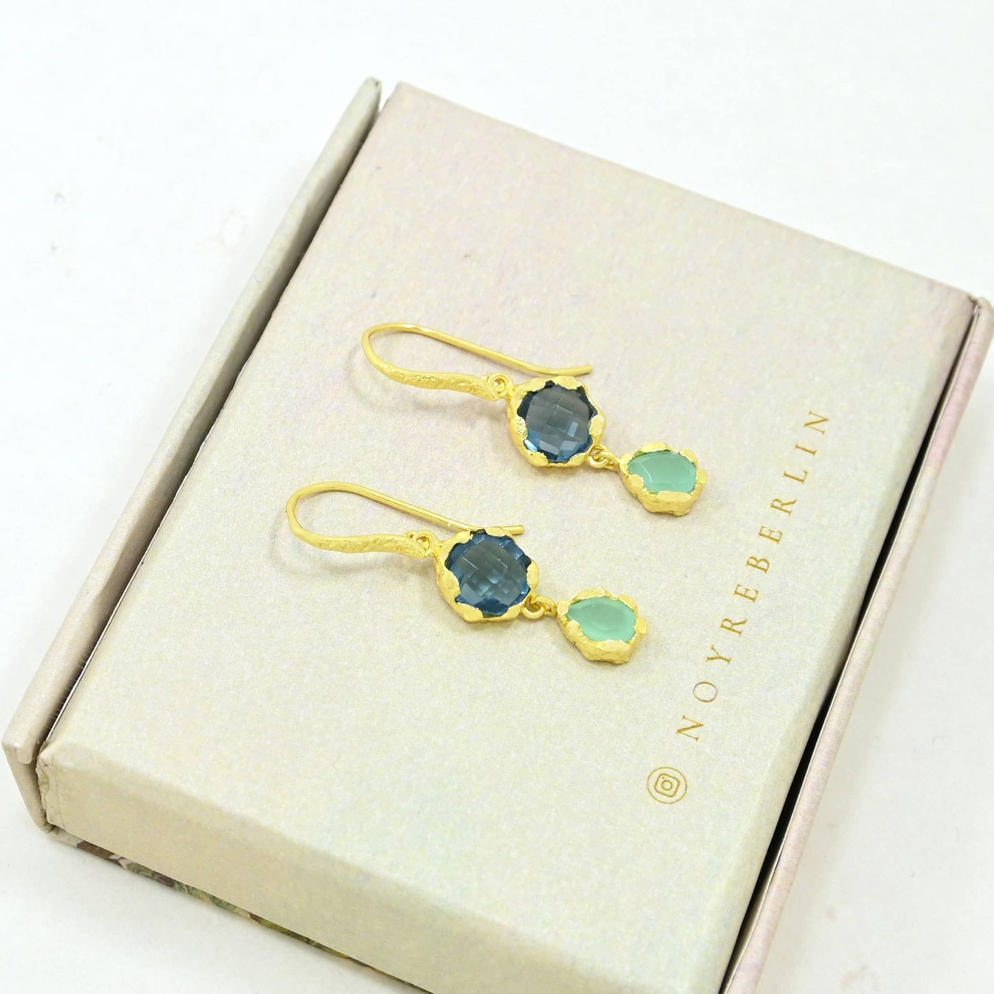 Schmuckoo x Noyre Berlin - Nerina Earring Gold Plated - Blue Iolite & Aqua Chalcedony
