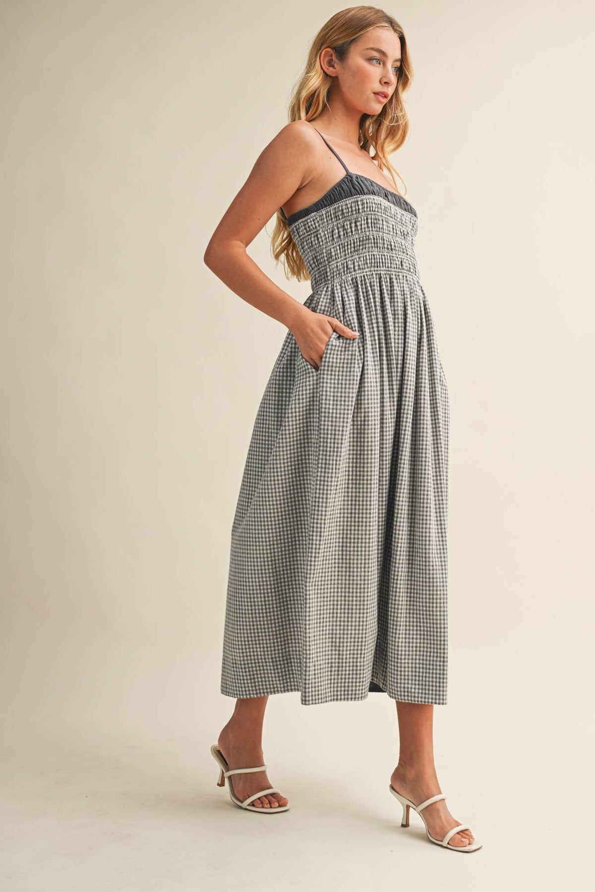 Mustard Seed - Shirred Bodice Contrast Trim Midi Dress