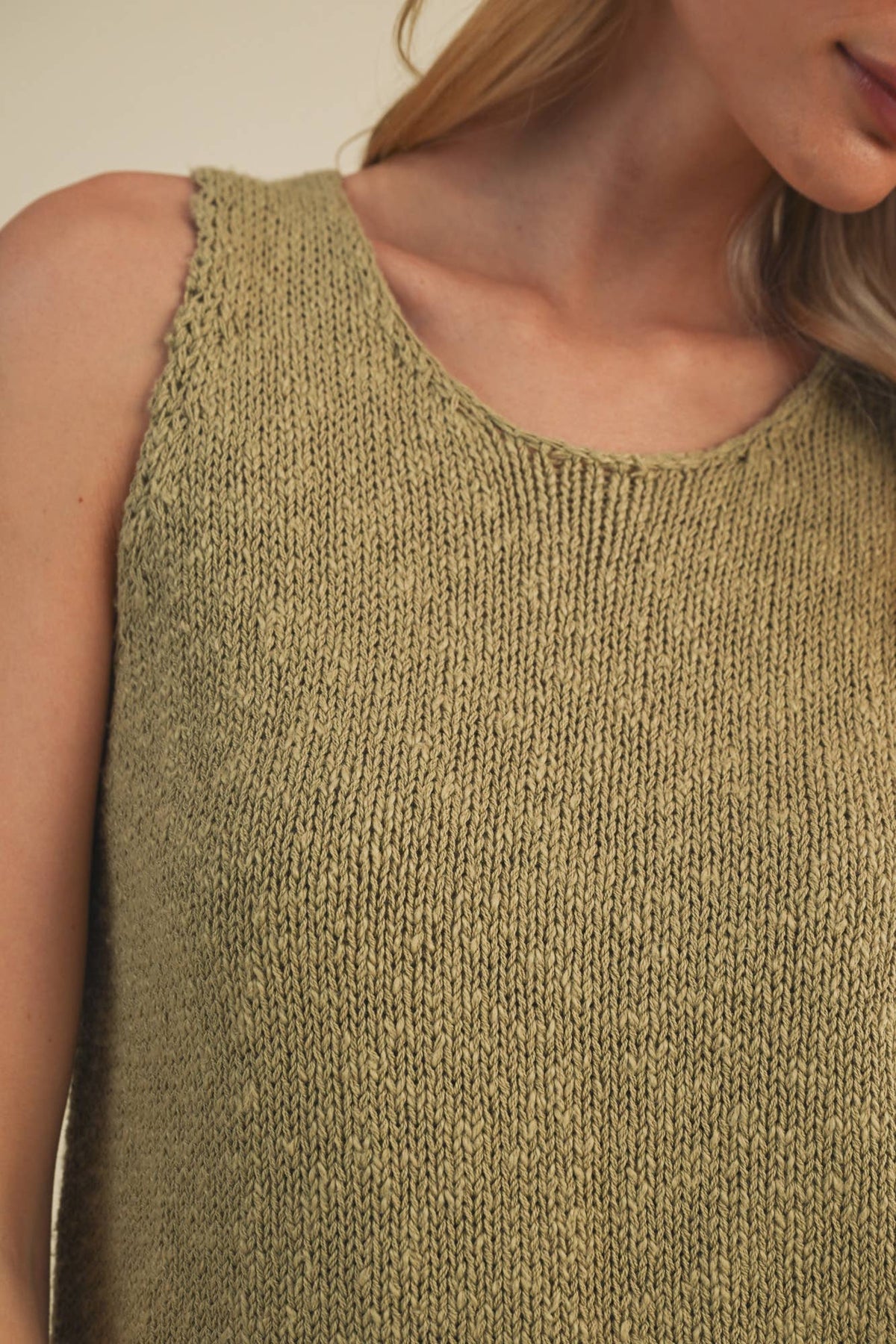 Mustard Seed - Textural Knit Raw-Edge Sleeveless Top