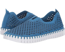 Load image into Gallery viewer, Tulip 139 Perforated Slip On Sneaker - Elements Berkeley
