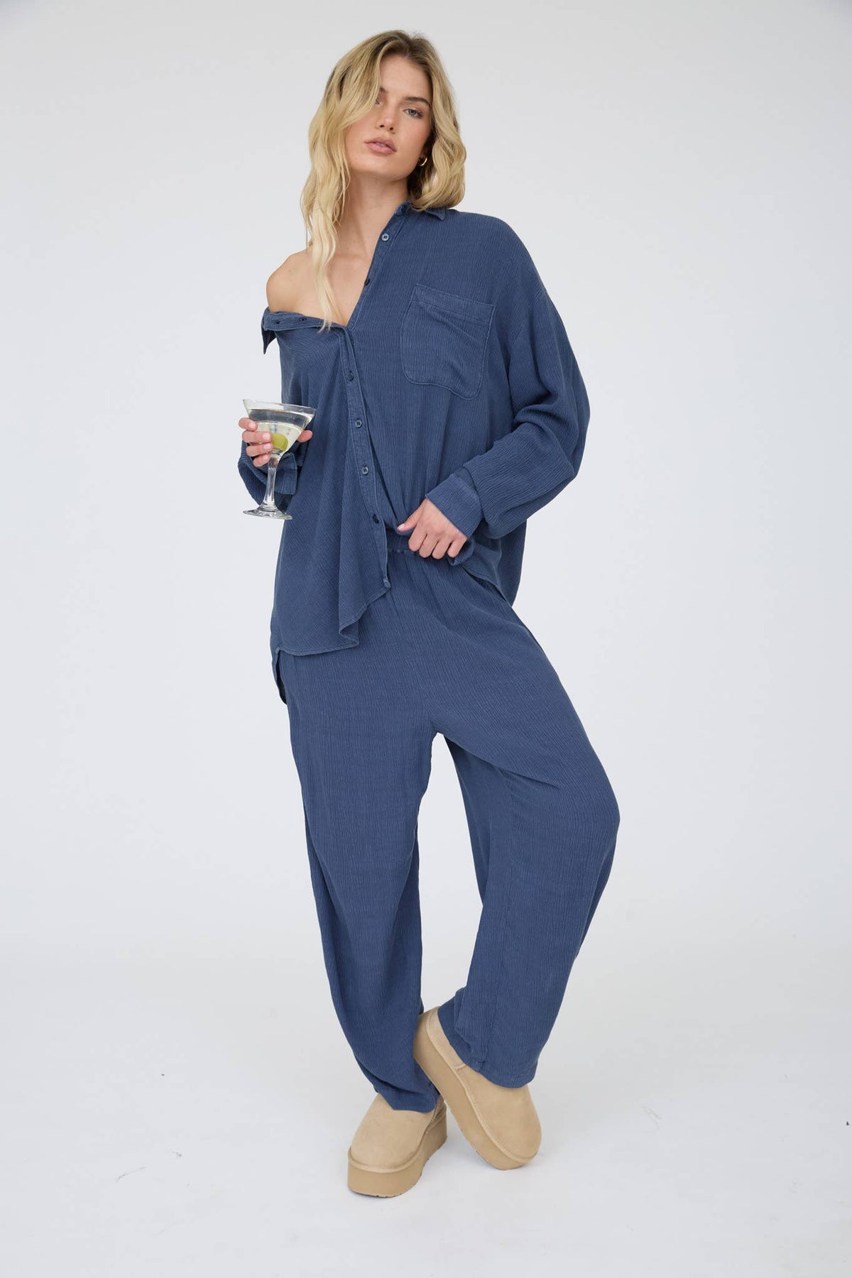 CRINKLE PLISSE COLLARED LONG SLEEVE BUTTON DOWN - Blu Pepper