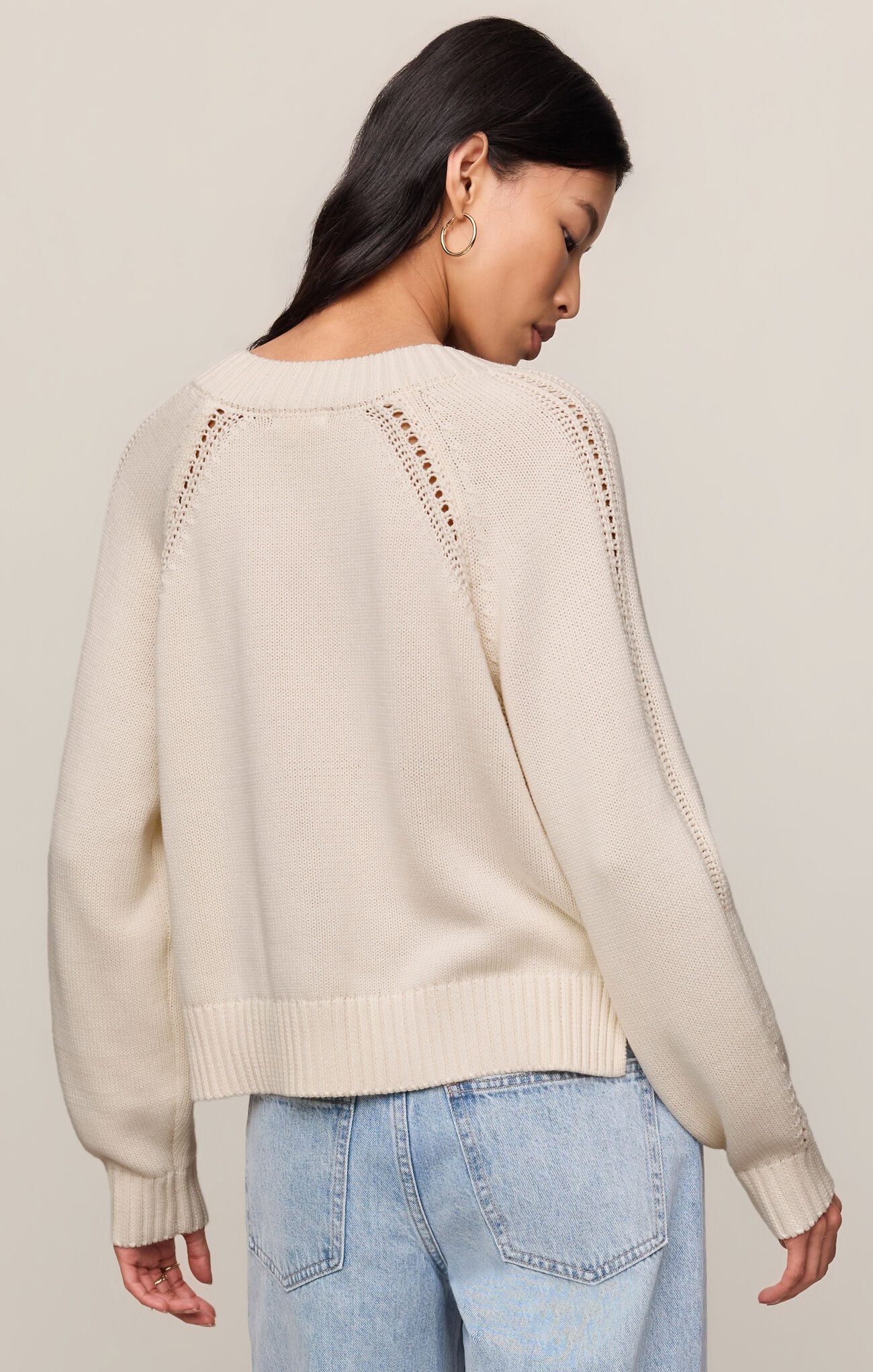 STRATTON V-NECK SWEATER