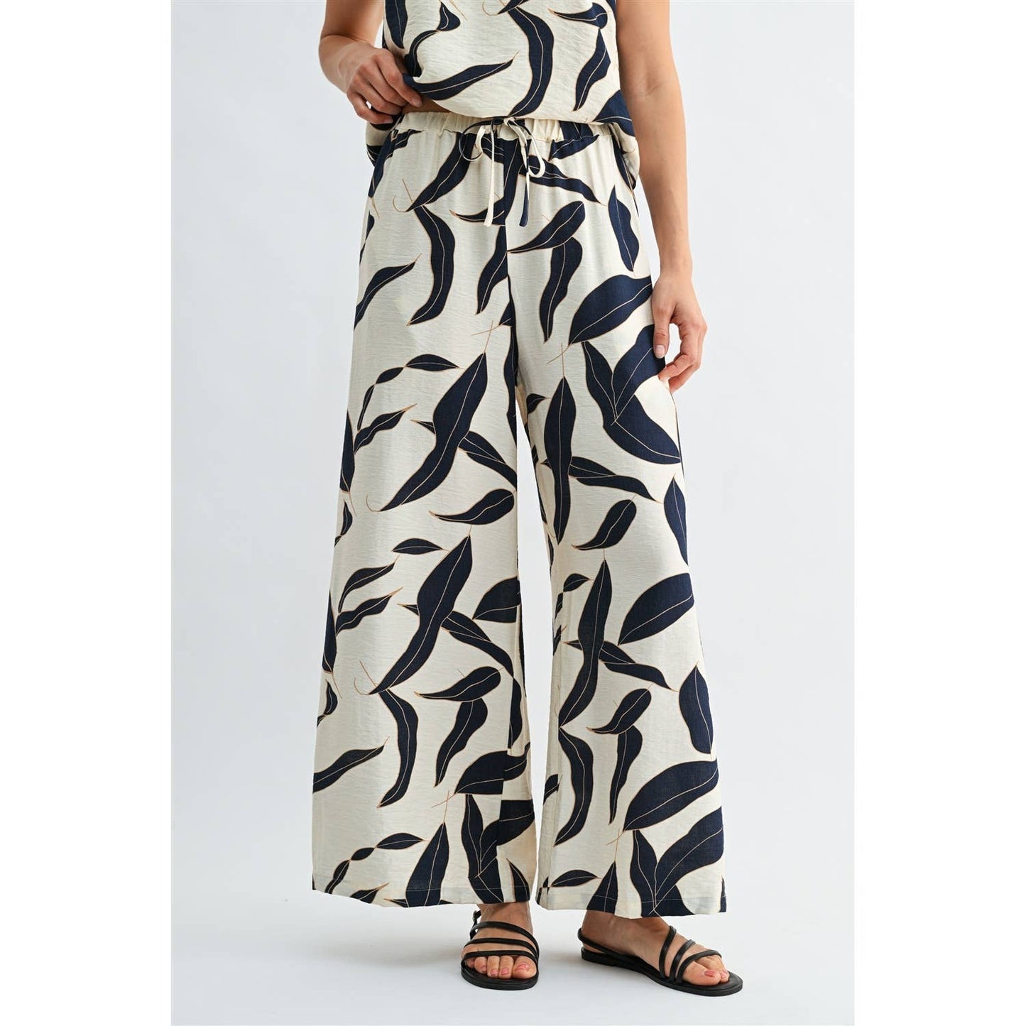 FUN2FUN - LEAF PRINT ELASTIC WAIST WIDE PANTS