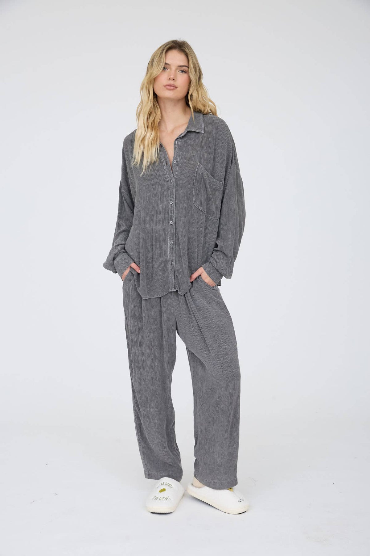 CRINKLE PLISSE COLLARED LONG SLEEVE BUTTON DOWN - Blu Pepper