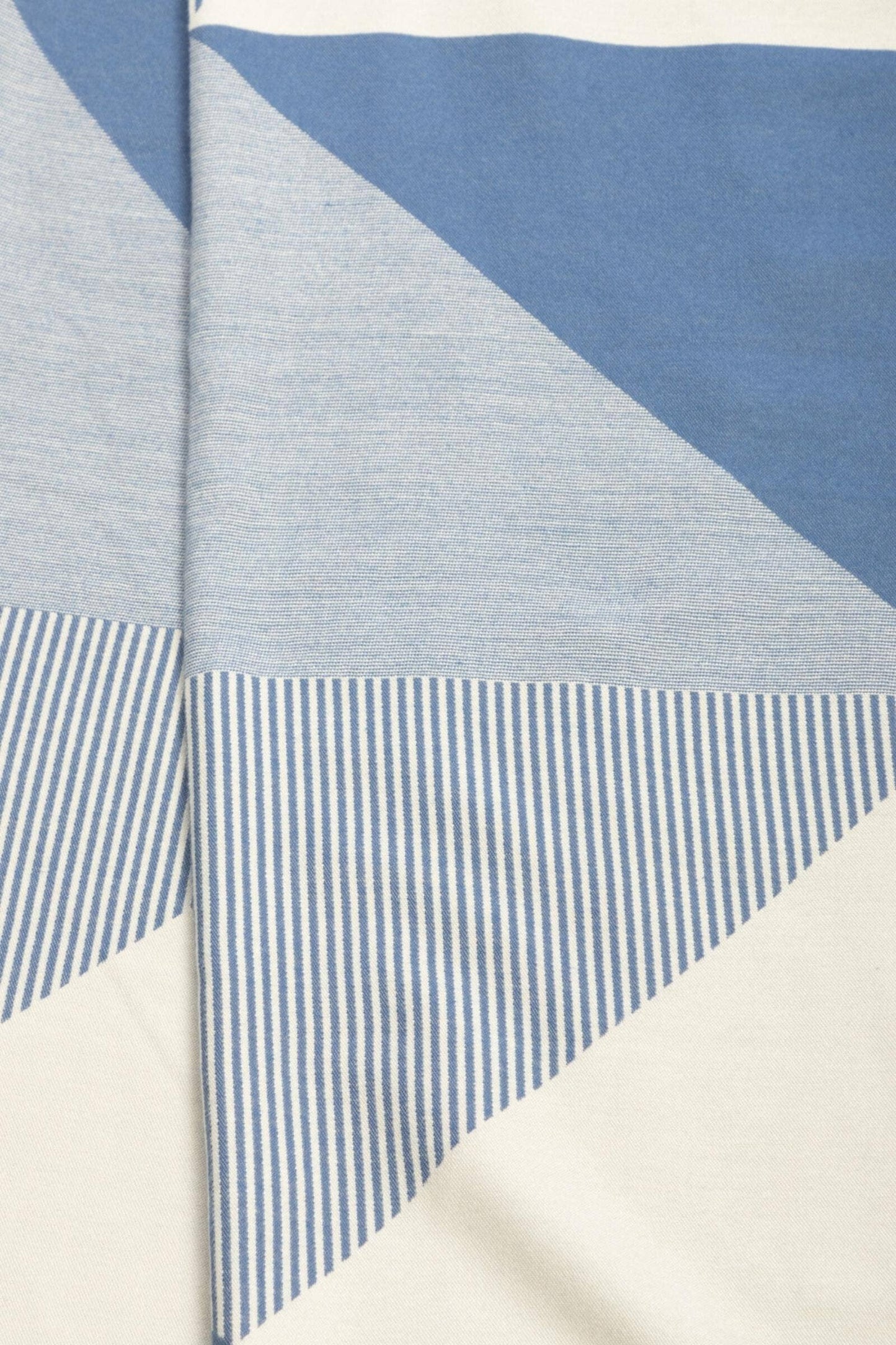 SAACHI - Geometric Striped Reversible Scarf