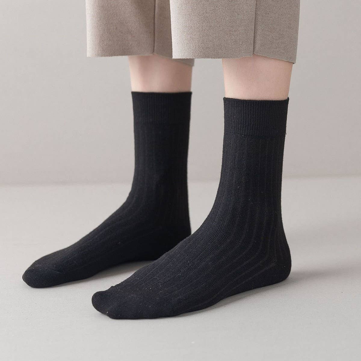 WOMEN SOLID COTTON SLOUCH CREW SOCKS - NINEXIS