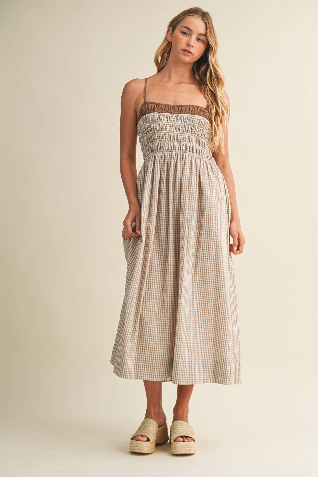 Mustard Seed - Shirred Bodice Contrast Trim Midi Dress