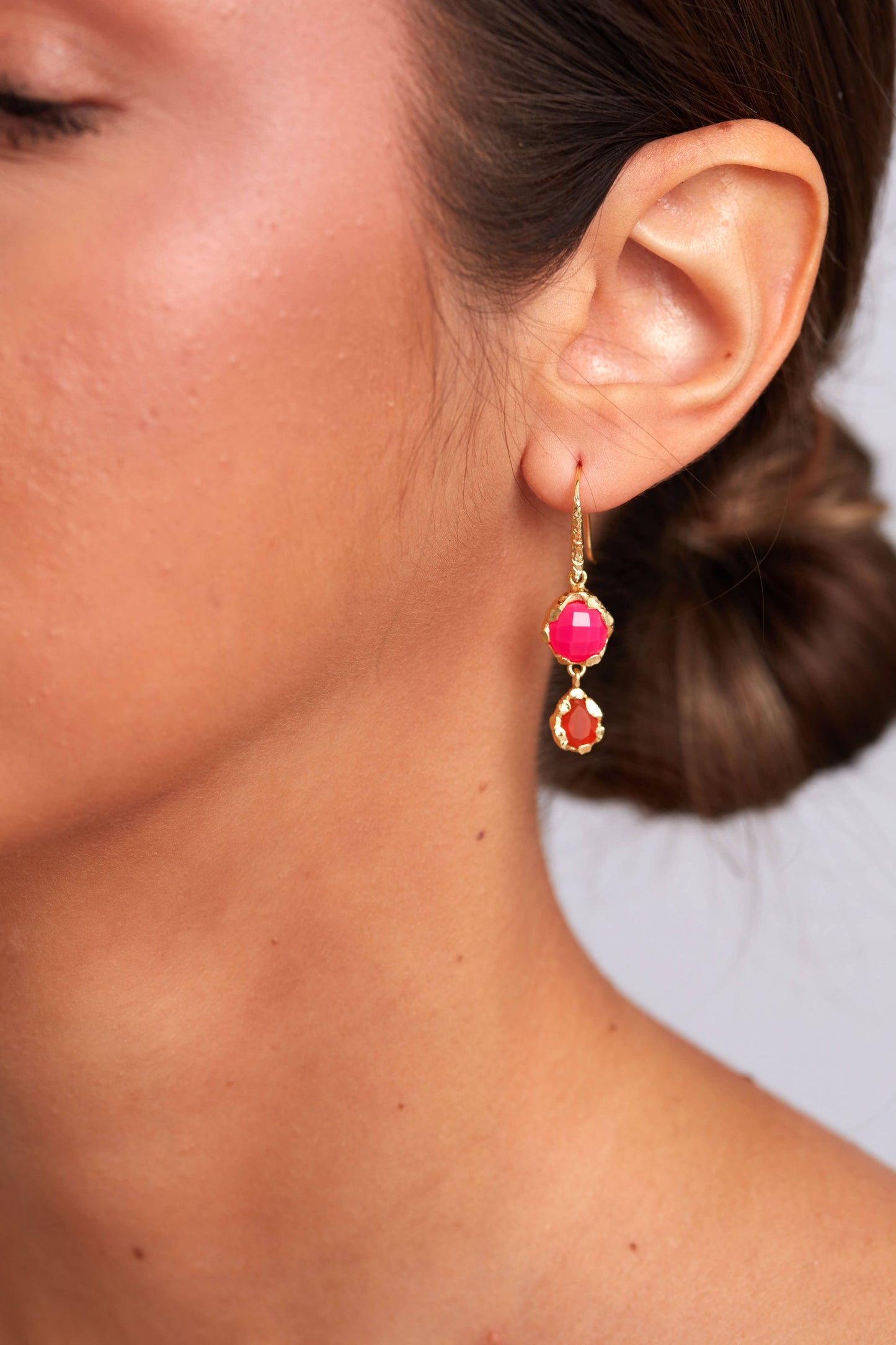 Schmuckoo x Noyre Berlin - Nerina Earring Gold Plated - Pink Fuchsia Onyx & Carnelian