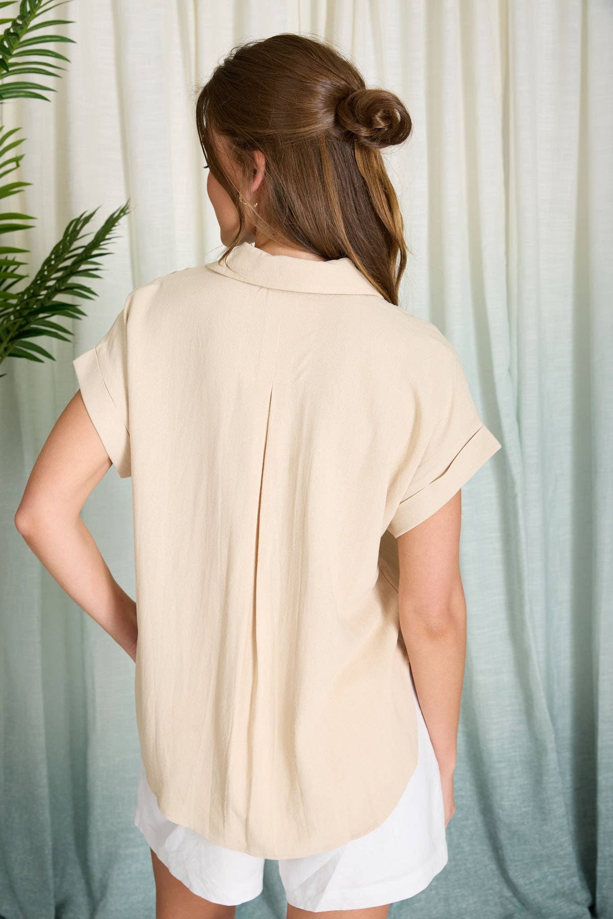 COLLARED SPLIT NECK CUFF SLEEVE U HEM LINEN TOP - Blu Pepper