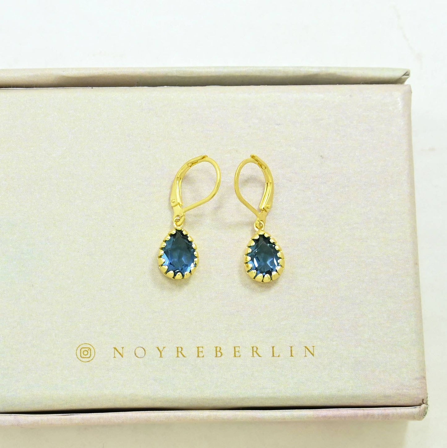 Schmuckoo x Noyre Berlin - Jaydie Earring Gold Plated -  Blue Iolite