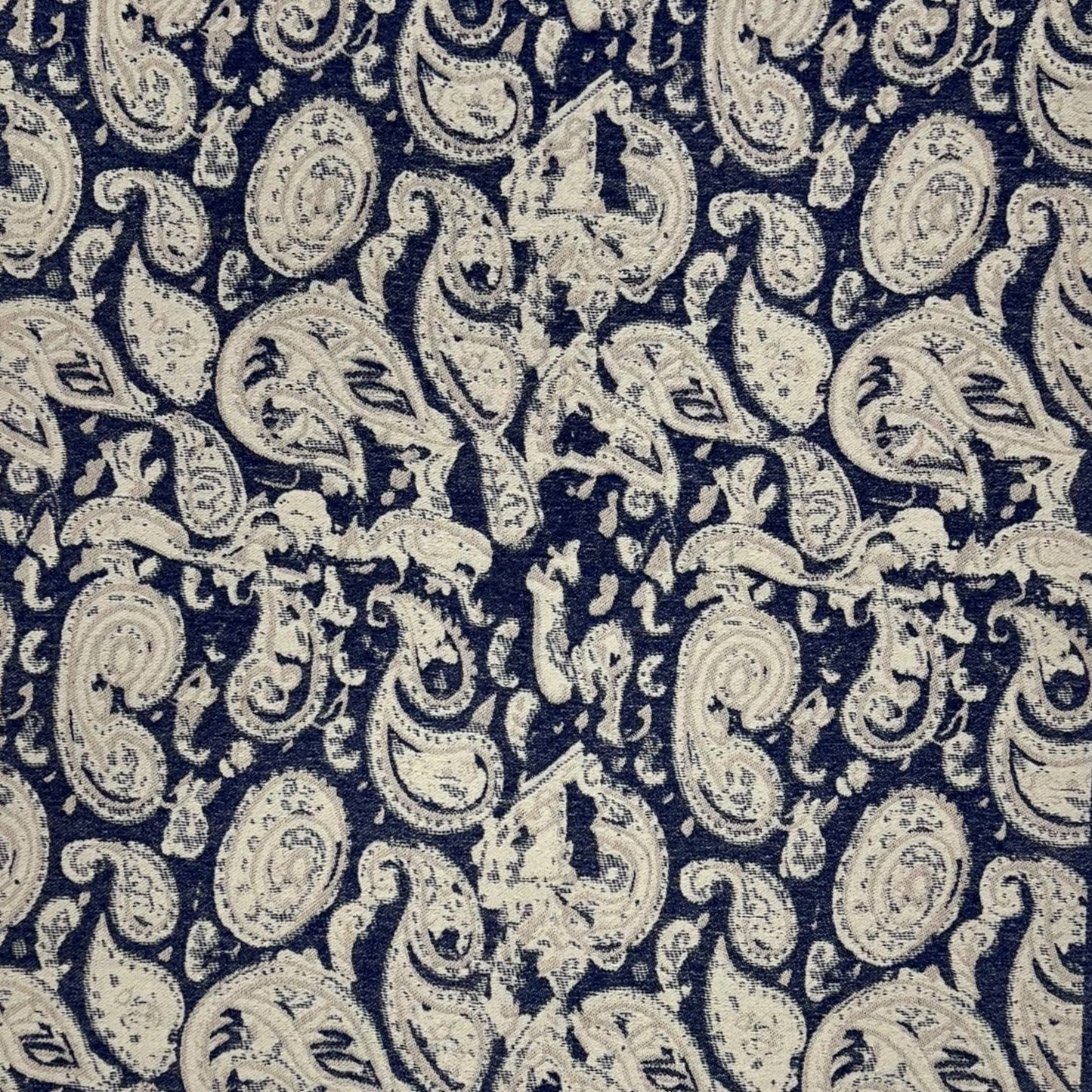 London Scarves - Elegant Paisley Wool Blend Scarf with tassels