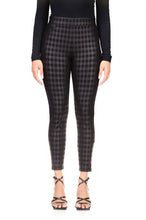 Load image into Gallery viewer, RUNWAY LEGGING COATED PLAID
