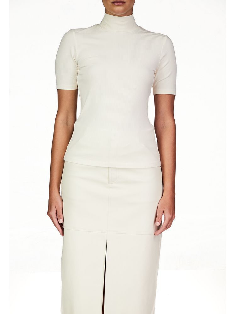 ESSENTIAL S/S MOCK NECK