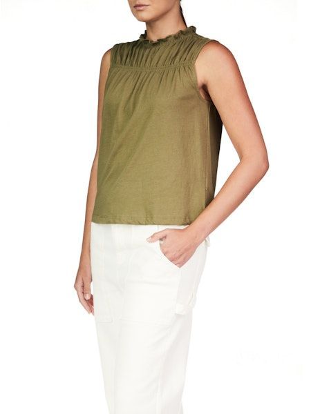 SLEEVELESS SHIRRED TOP