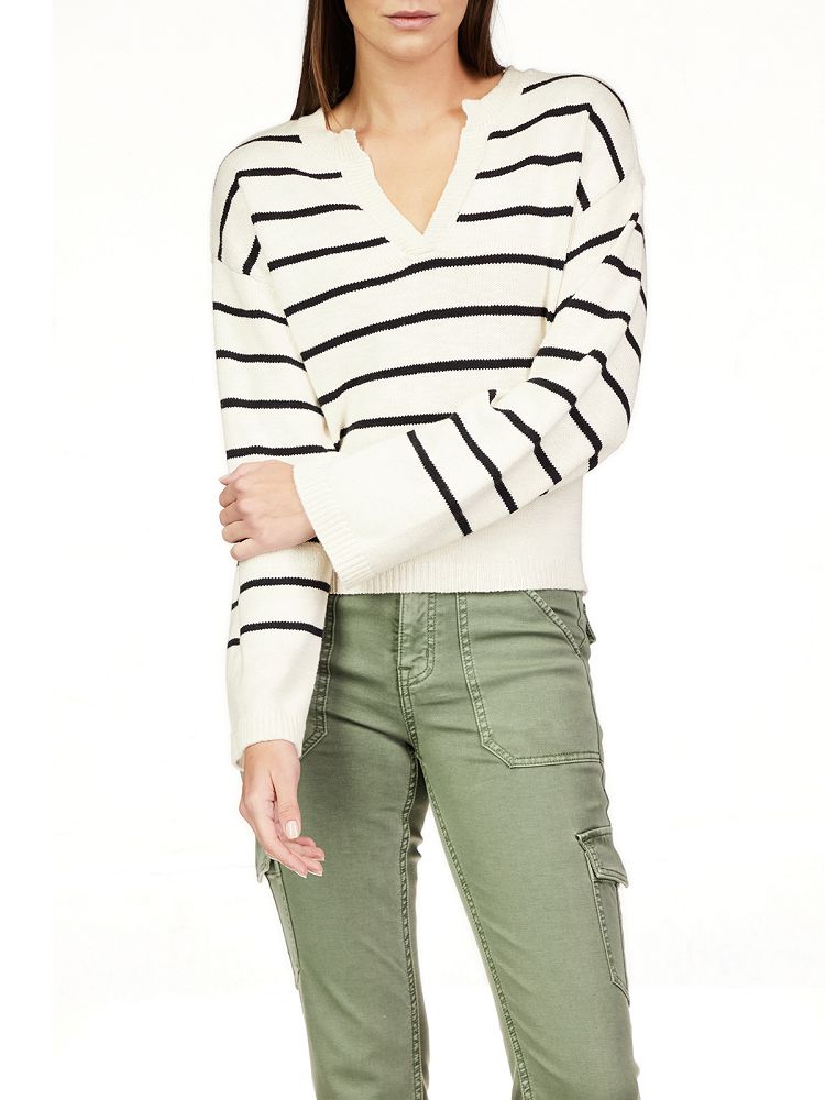 CHILL VIBES SWEATER
