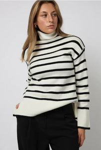 SAILOR TURTLE NECK SWEATER