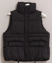 Load image into Gallery viewer, Placket Puffer Vest
