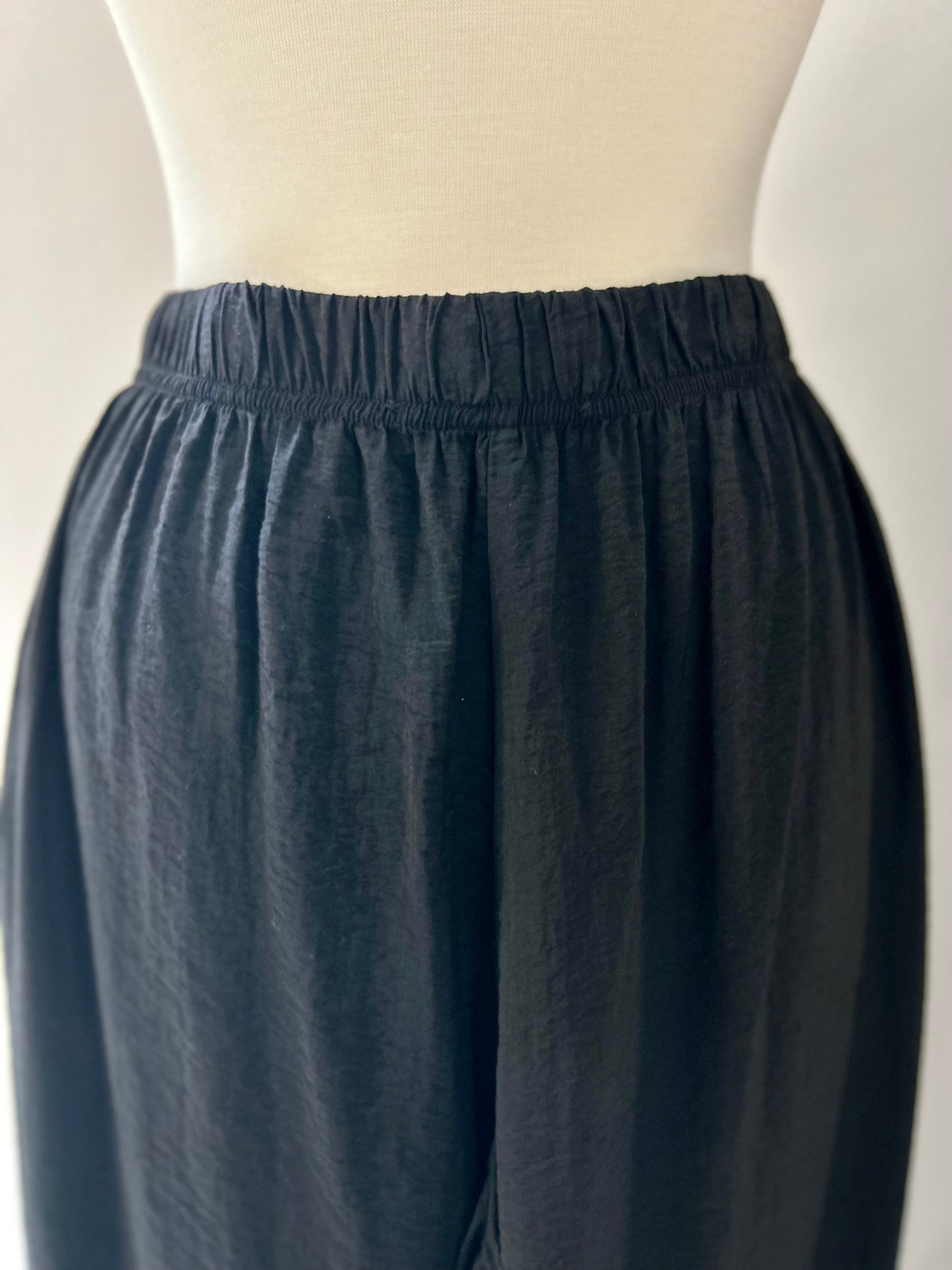 Wide Leg Crop Parachute Pant