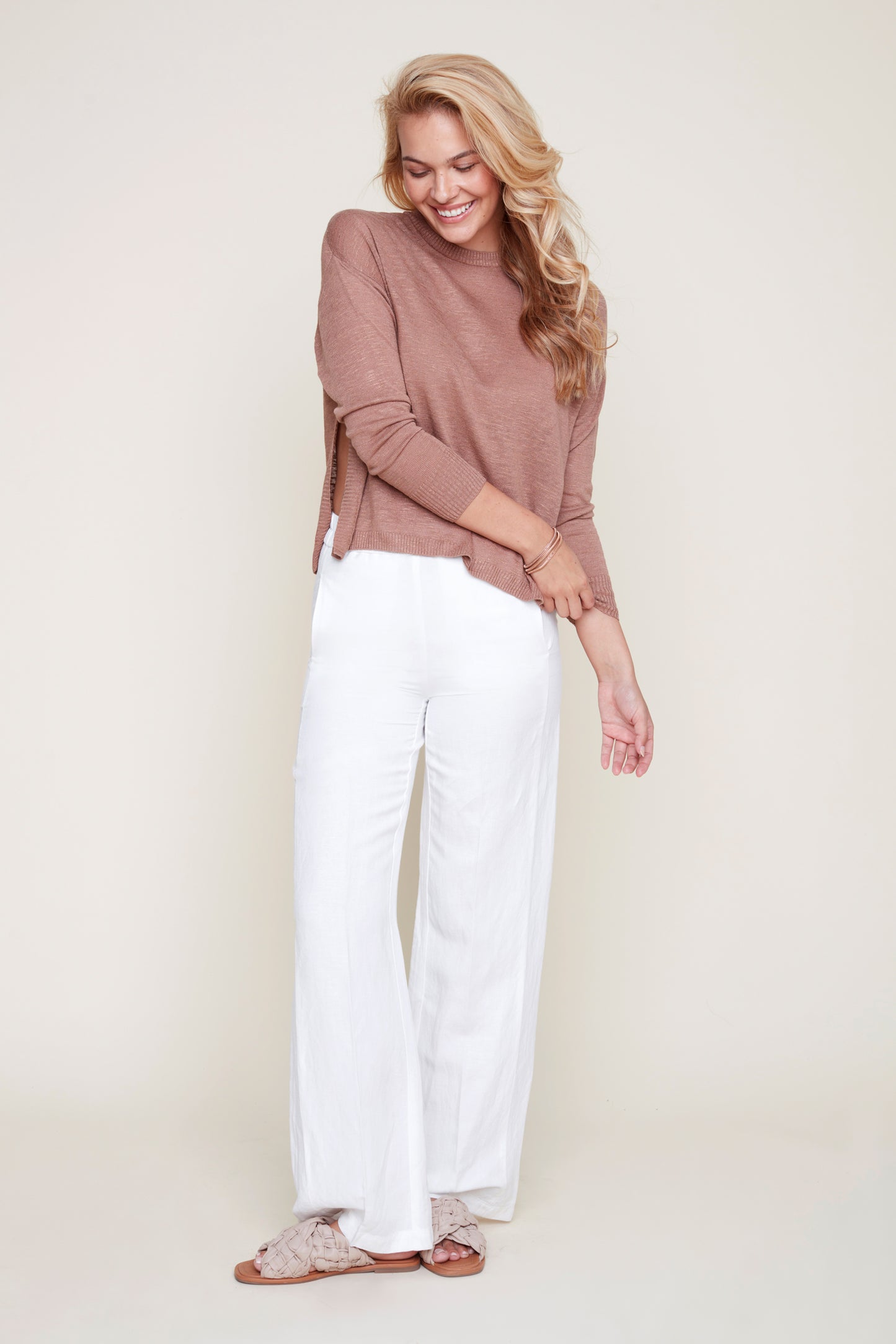 OPEN SIDE CREW NECK SWEATER