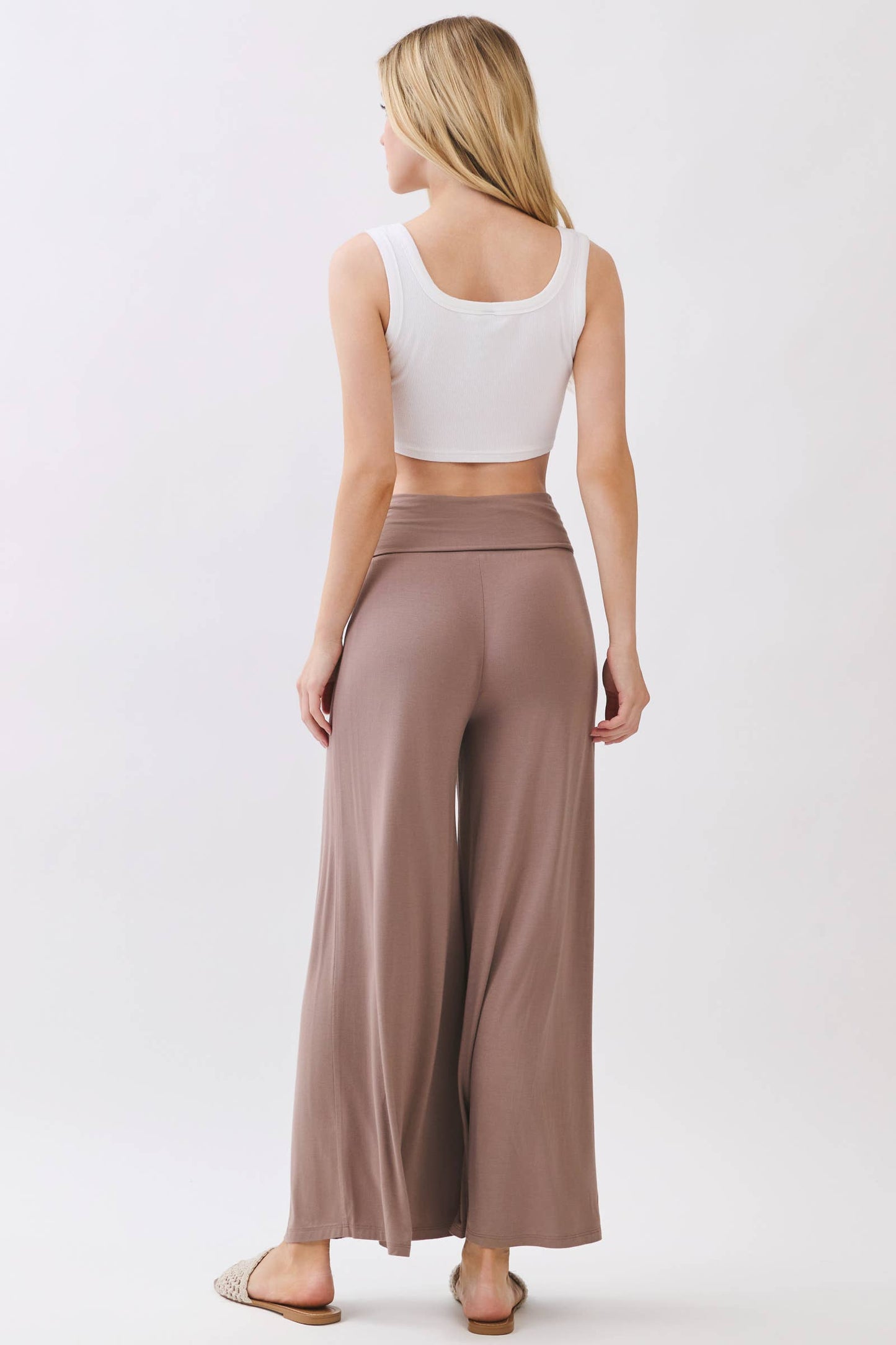 SOLID WIDE LEG CROP PANTS - Final Touch