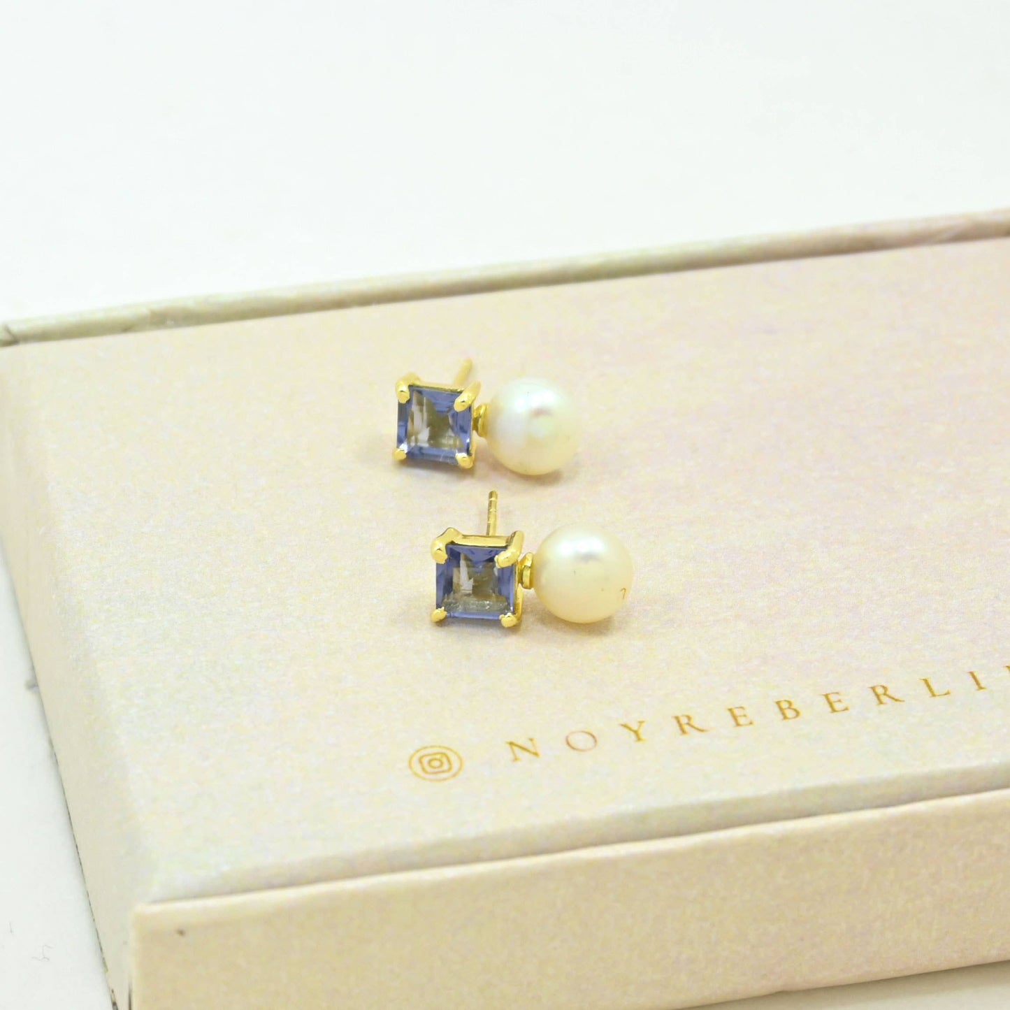 Schmuckoo x Noyre Berlin - Aaliyah Earring Gold Plated - Pearl & Tanzanite