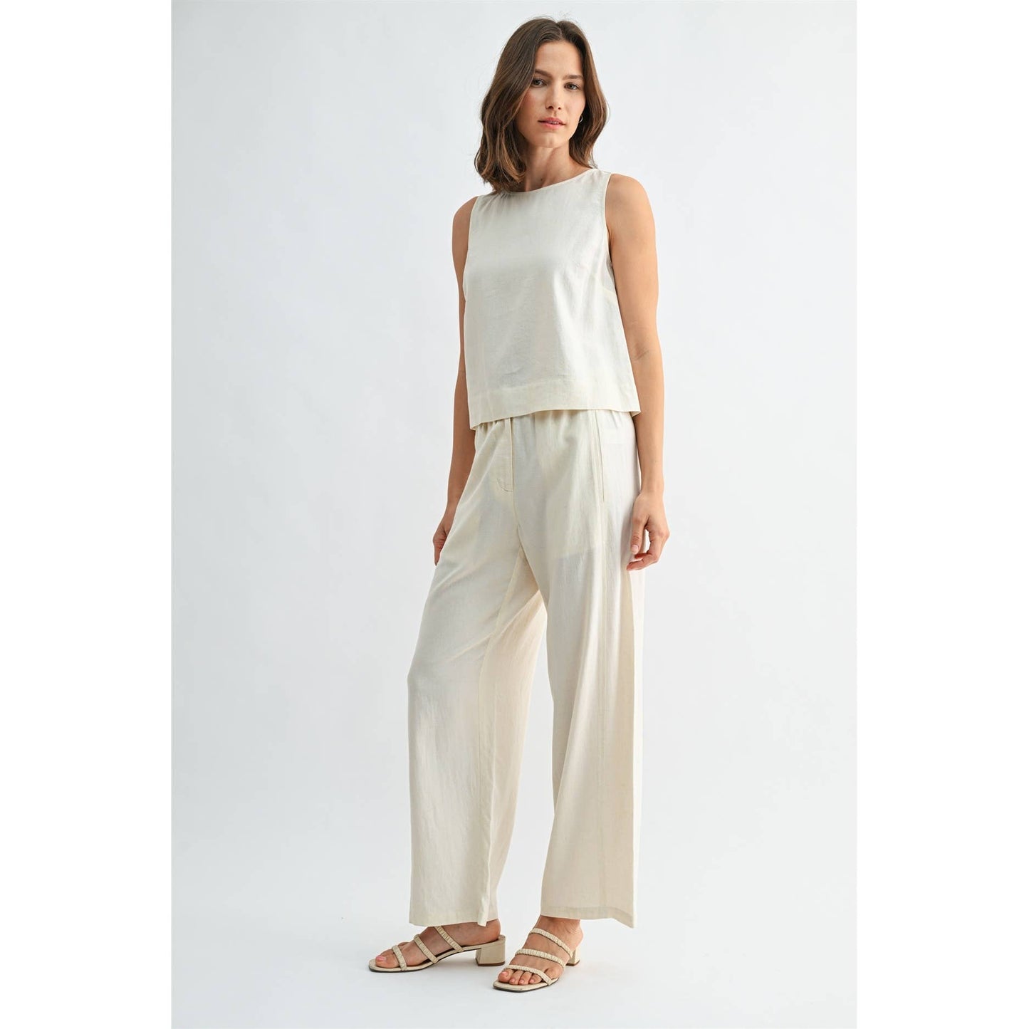FUN2FUN - LINEN BLEND SLEEVELESS BUTTON BACK TOP