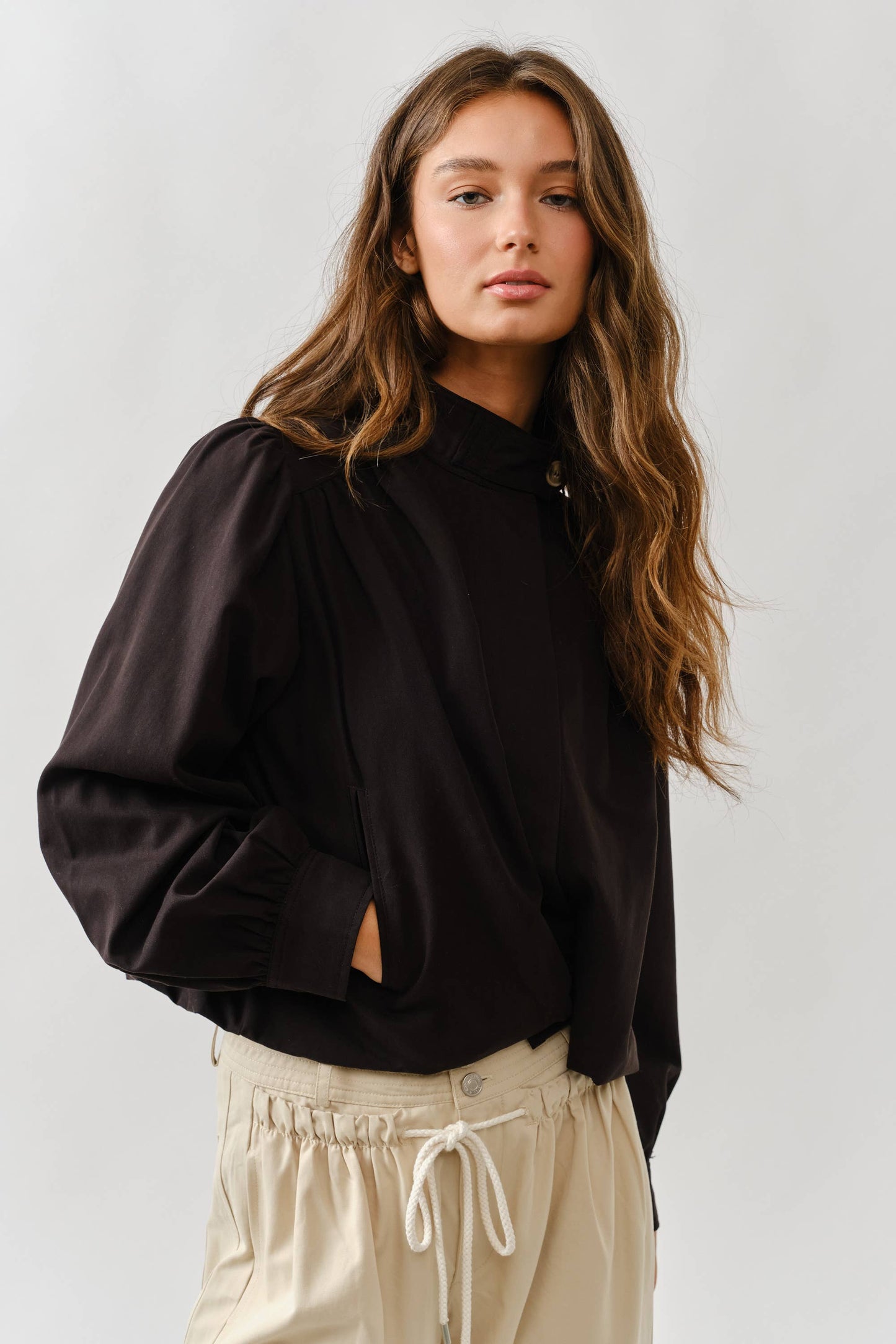 Aaron & Amber - MAJ3308 SHORT BALLON TRENCH JACKET