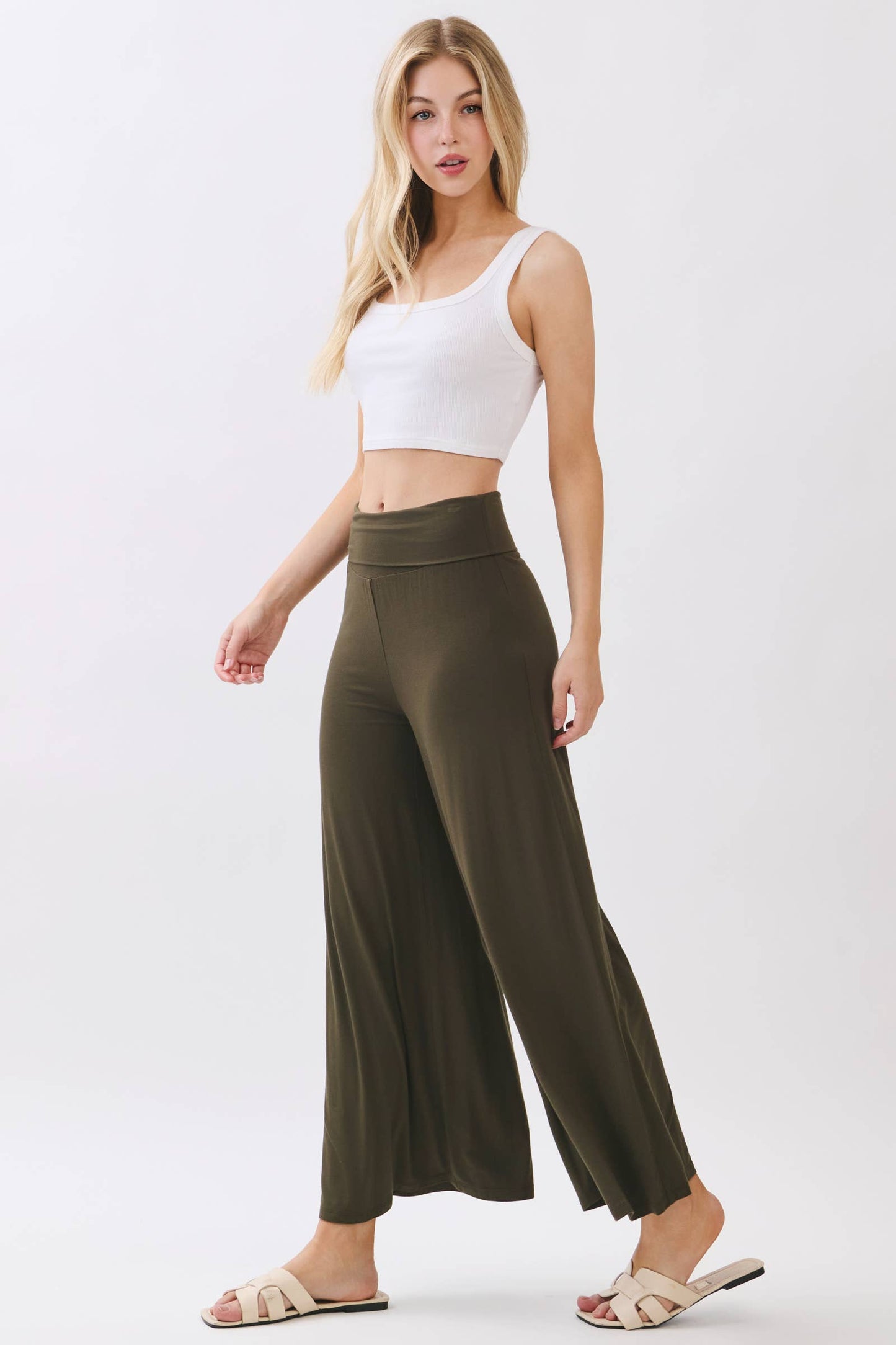 SOLID WIDE LEG CROP PANTS - Final Touch
