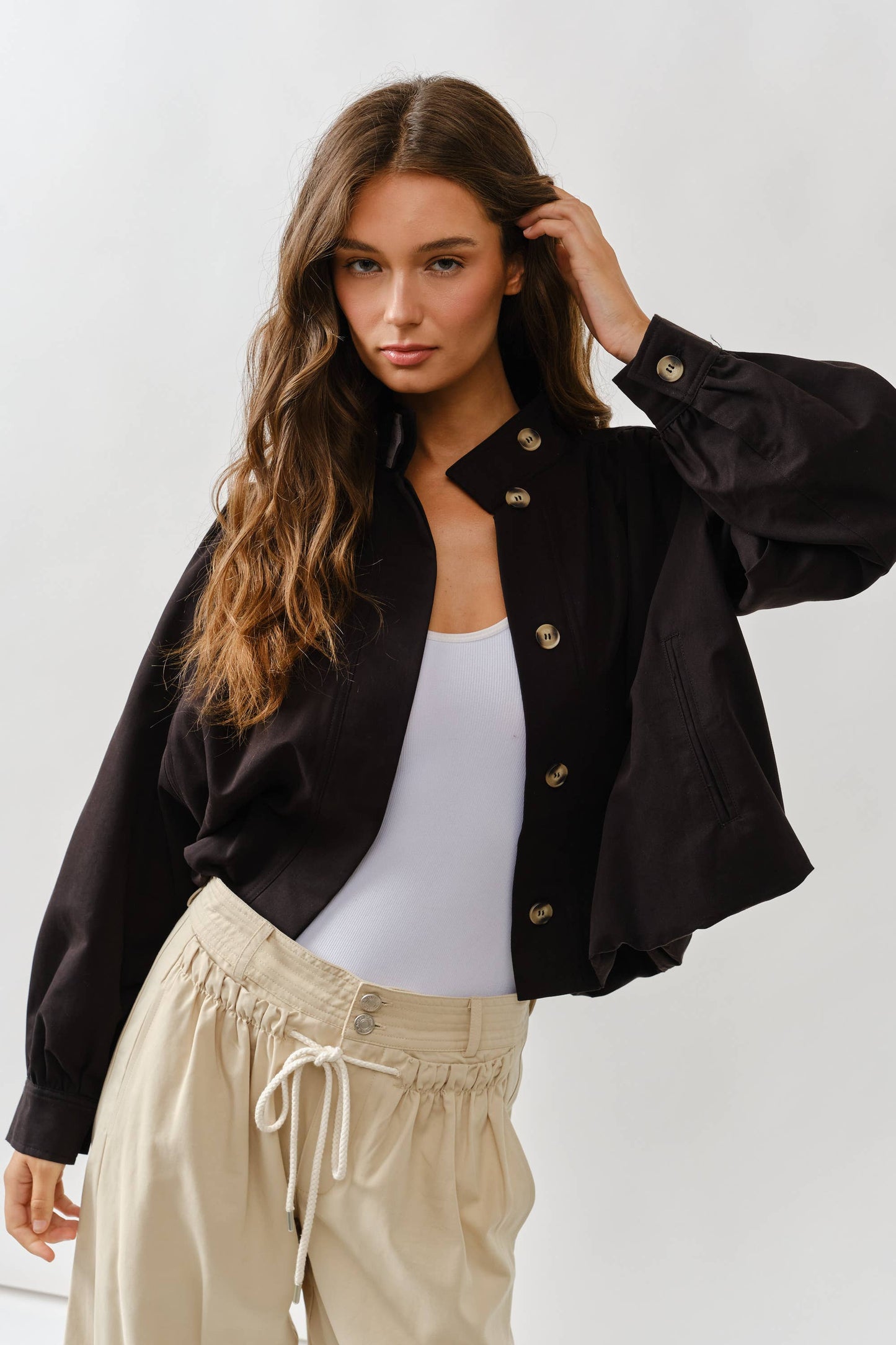 Aaron & Amber - MAJ3308 SHORT BALLON TRENCH JACKET