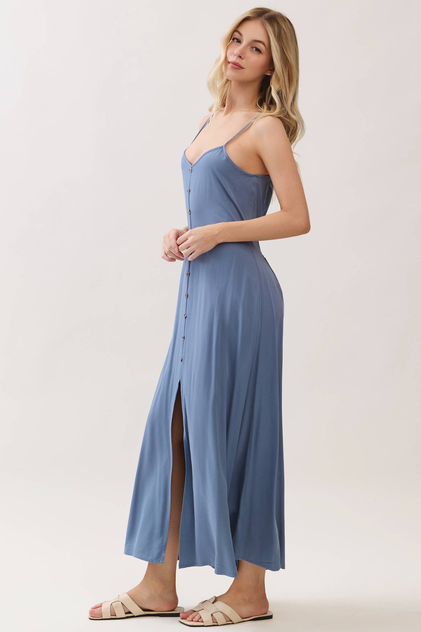 FLOWY DRESS WITH BUTTONED TRIM AND SLIT - VND40209E8