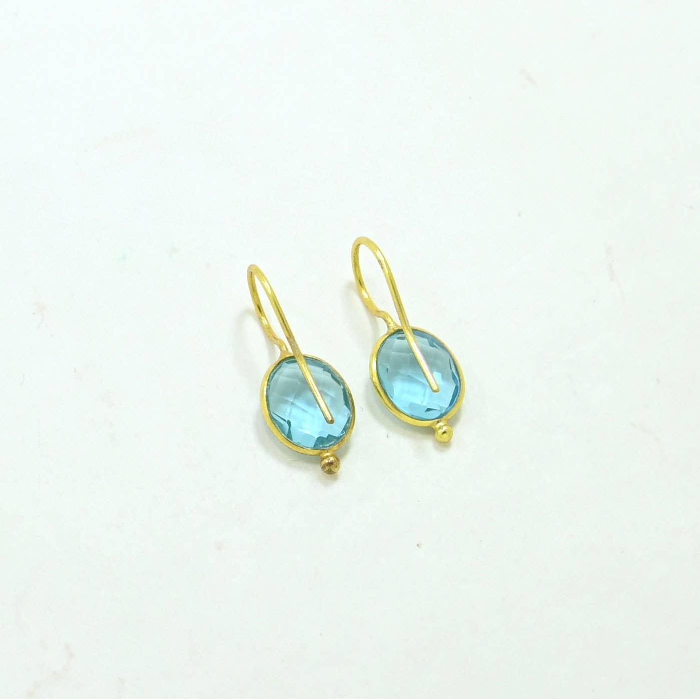 Schmuckoo x Noyre Berlin - Oval Gemstone Earring Gold Plated Silver 925 - Blue Topaz