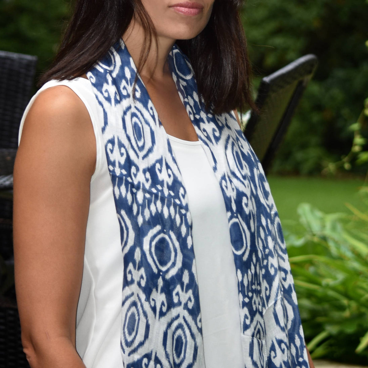 Chloe & Lex - Pure Viscose Makahla Spring Feathered Edge Scarf for Women