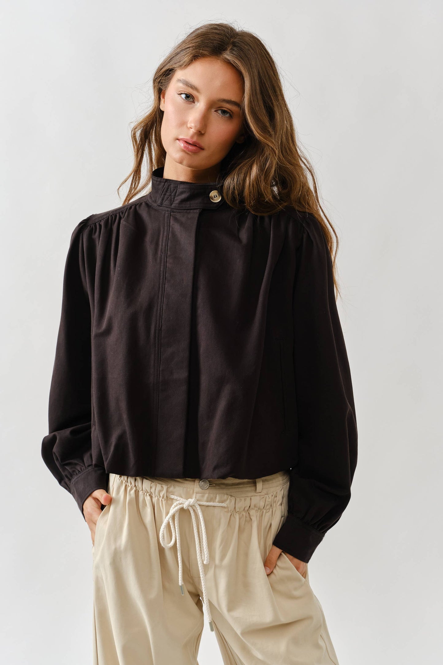 Aaron & Amber - MAJ3308 SHORT BALLON TRENCH JACKET