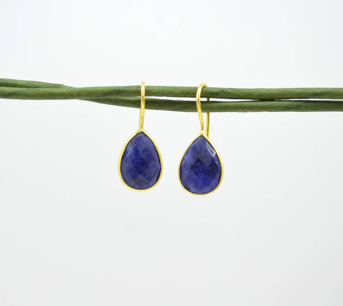 Schmuckoo Berlin - Teardrop Gemstone Earring Gold Silver 925 - Blue Sillimanite