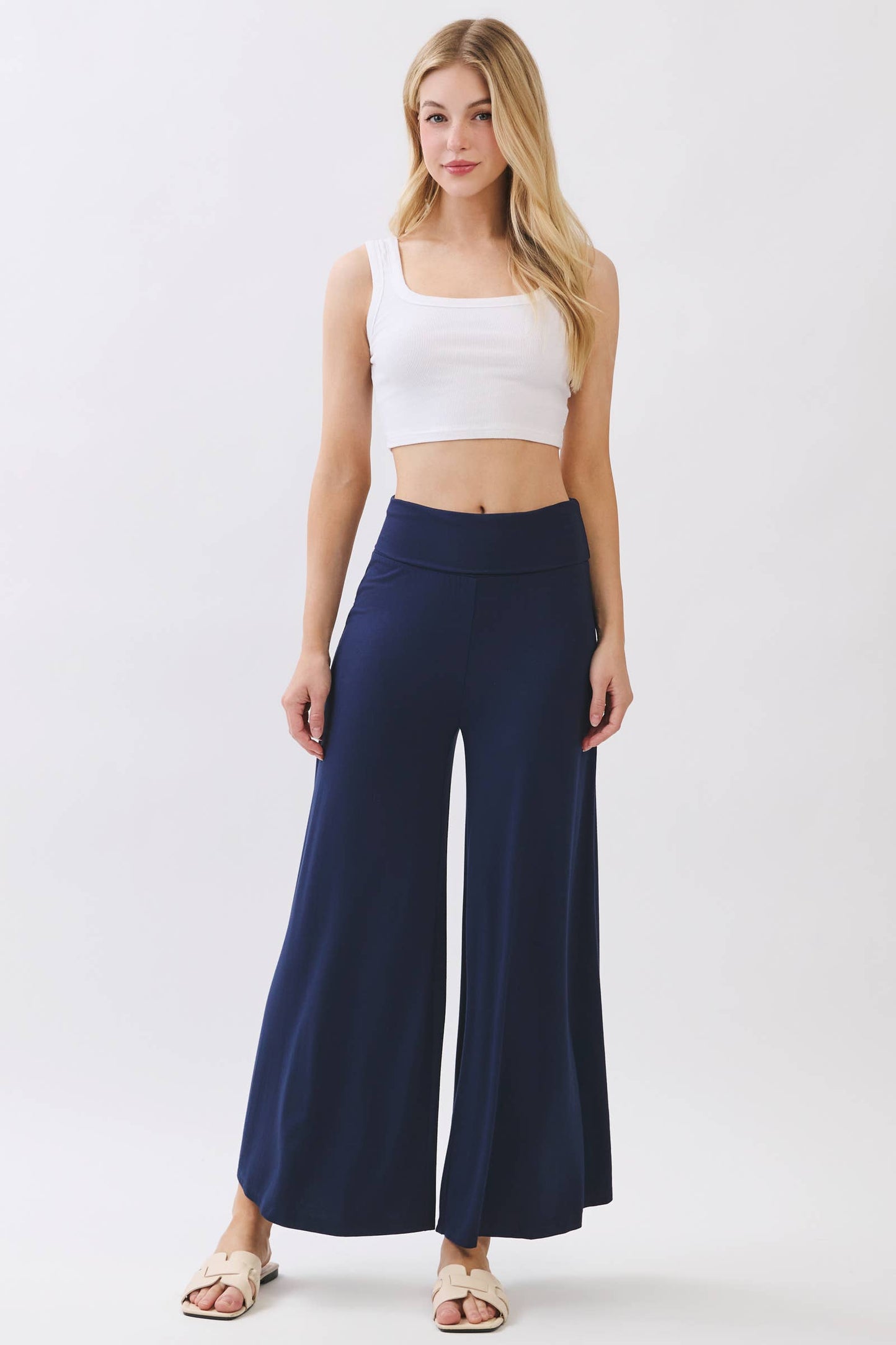 SOLID WIDE LEG CROP PANTS - Final Touch